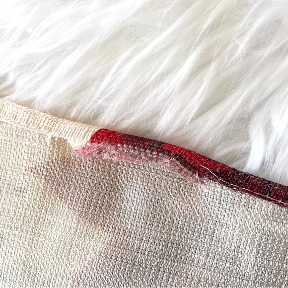 St. Nicholas Square Christmas Poinsettia Woven Tablecloth Rectangular 82 x 58 - Picture 8 of 8